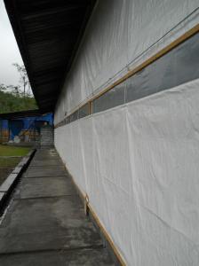 terpal tirai close house